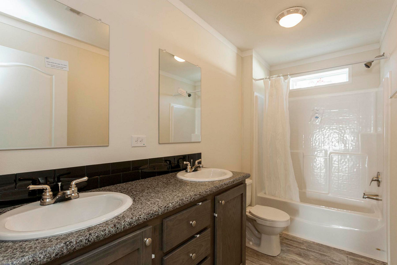 Pine Manor 0483A 1