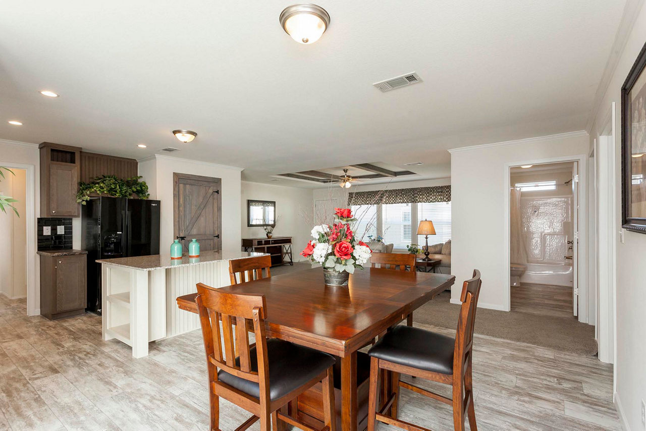 Pine Manor 0483A 3