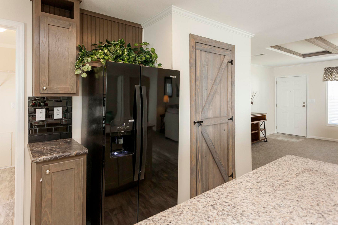 Pine Manor 0483A 6