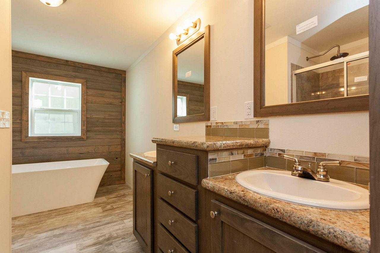 Pine Manor 0483A 13