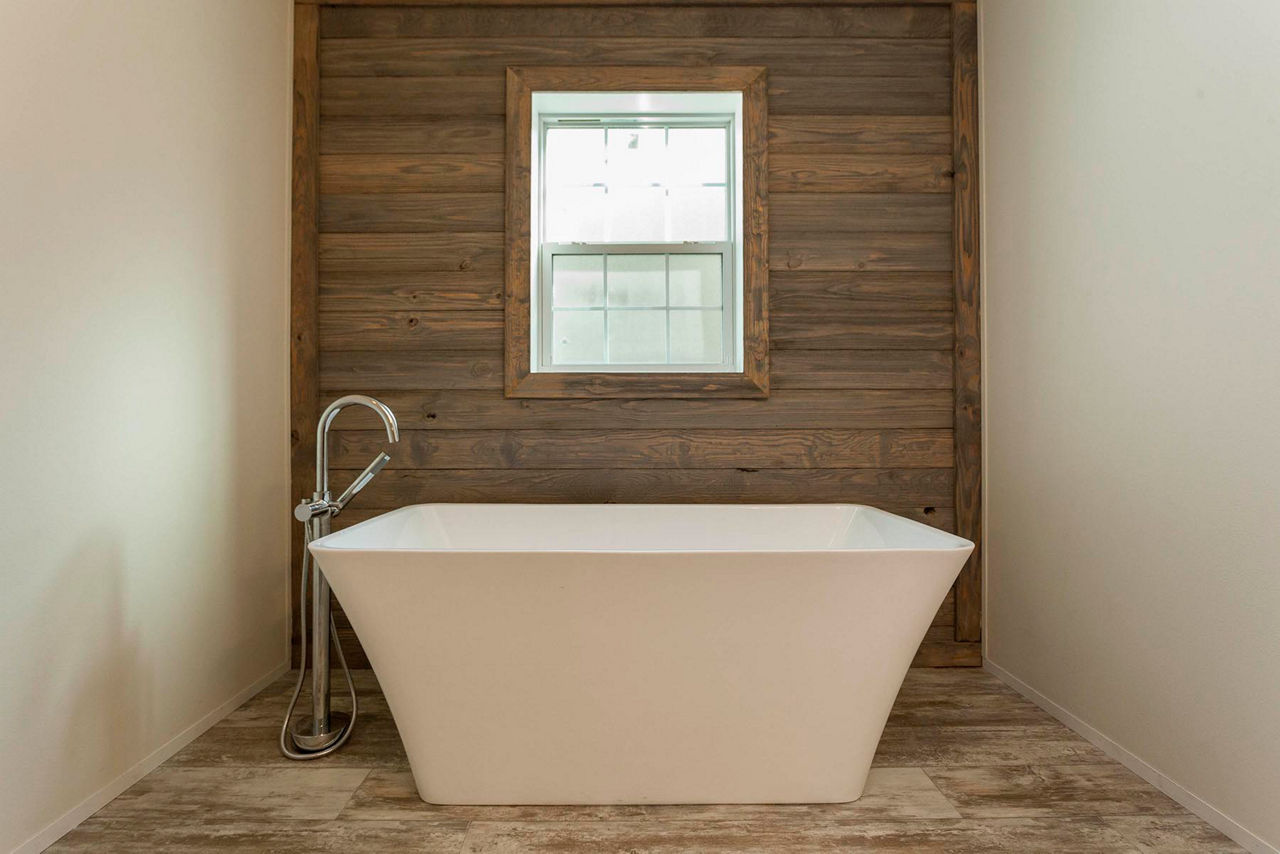 Pine Manor 0483A 16